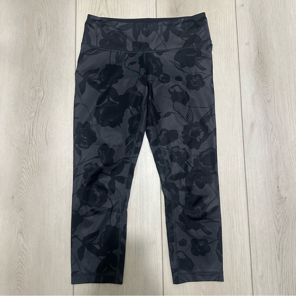 Lululemon Leggings Black Floral Pattern Women’s Size 2
